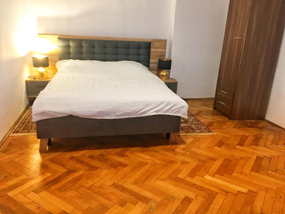 Piata Sfatului Residence Brasov Luaran gambar